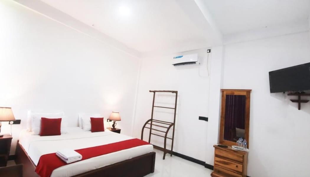 Hotel Ciel Star Anuradhapura Esterno foto