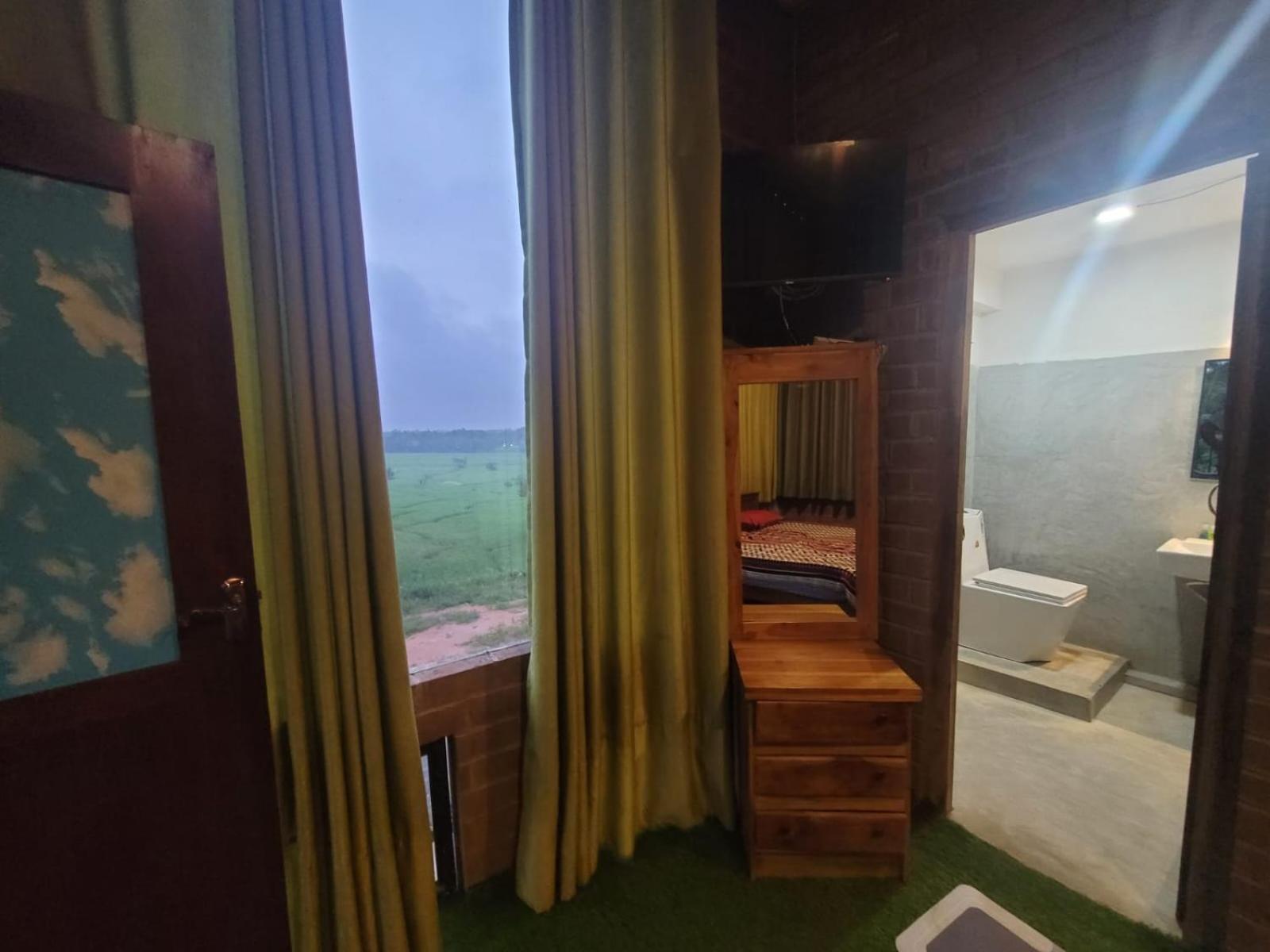 Hotel Ciel Star Anuradhapura Esterno foto