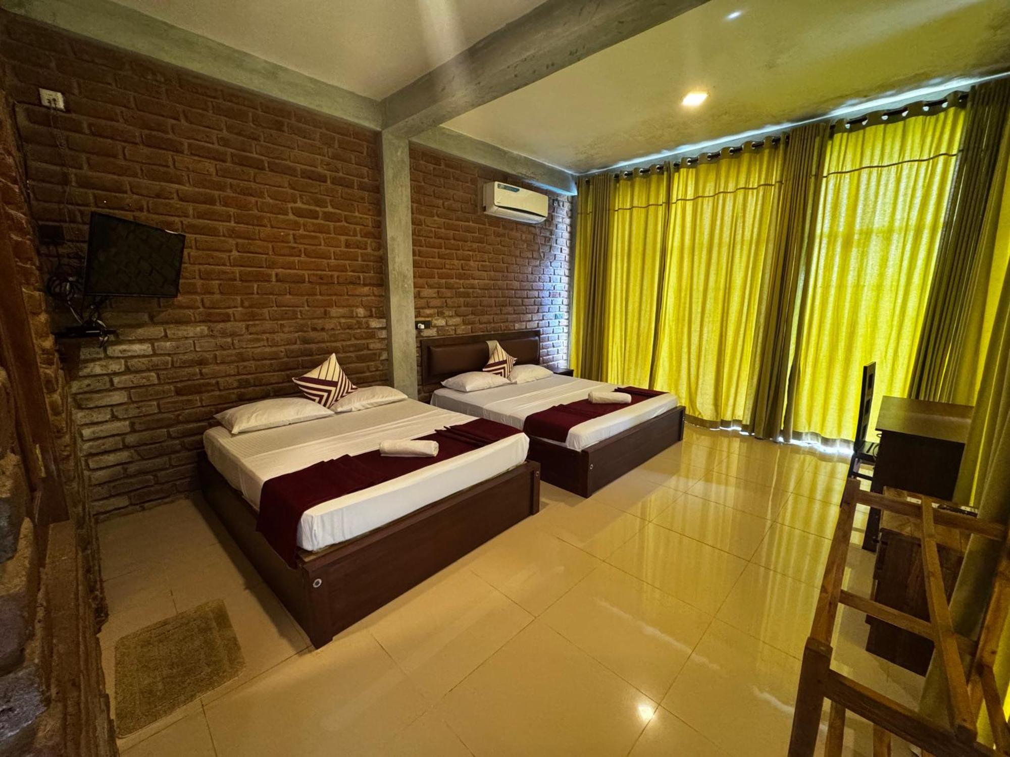 Hotel Ciel Star Anuradhapura Esterno foto