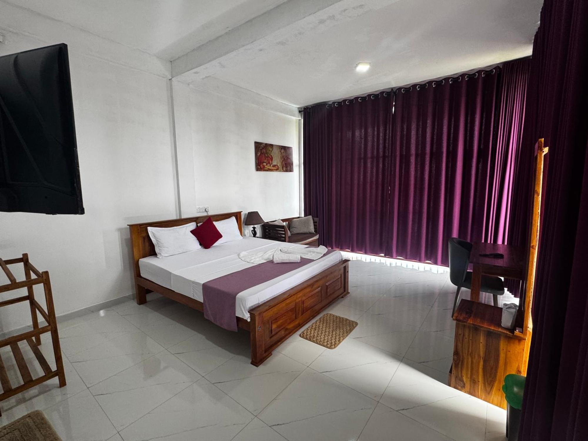 Hotel Ciel Star Anuradhapura Esterno foto